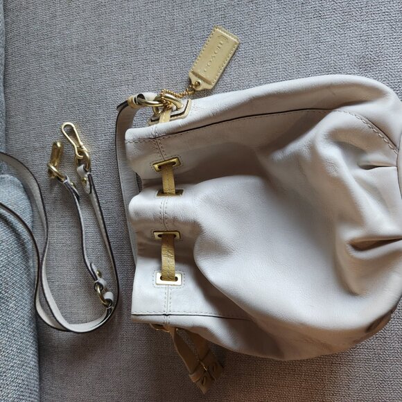 Coach Peyton Duffle Chalk w/ Chico's pink linen blouse - Picture 16 of 16